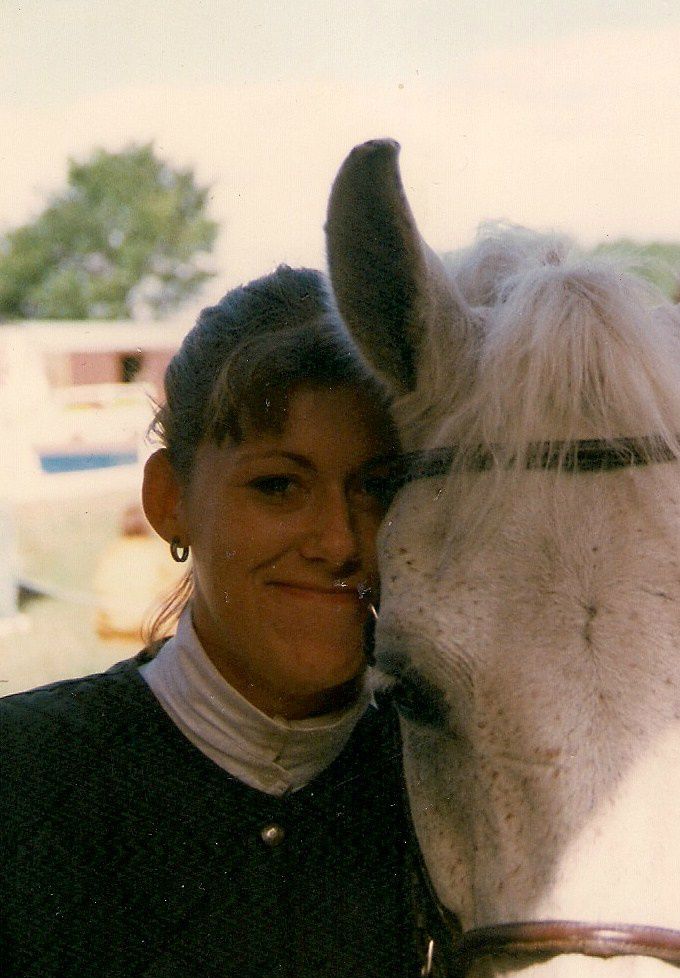Min allerførste hest Silver, (Araber/New Forest), som jeg havde i 26 år – han blev 34 år gammel.


Han vil altid være drivkraften i mit hestehjerte - med indsigt, indføling og tanke.